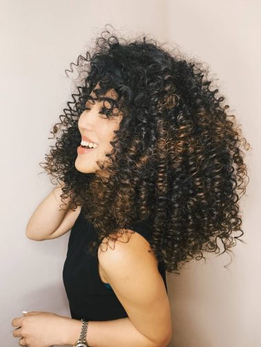 Tight curls hairstyle – Anastasia Perfect Day Salzburg