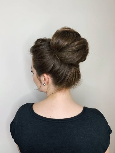 Flawless updo hairstyle for events and wedding – Perfect Day Salzburg