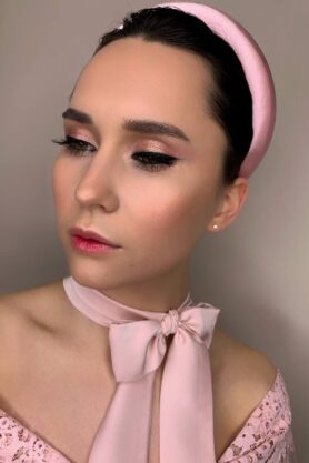 Pink and glittery eye makeup by Anastasia Perfect Day