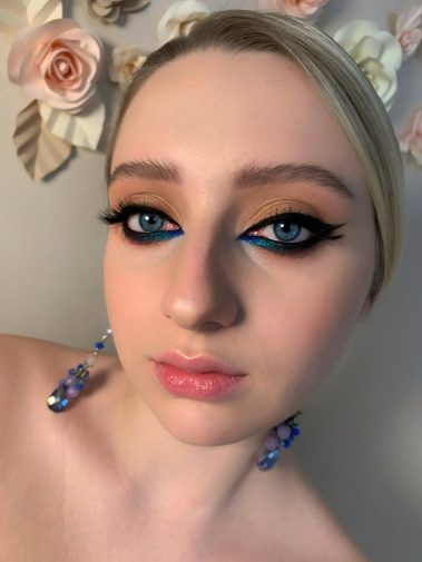 Dramatic blue eye makeup – Perfect Day
